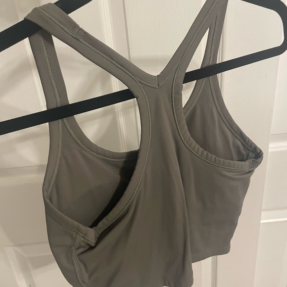 Amazon Cropped Workout Tank - Picture 2 of 2